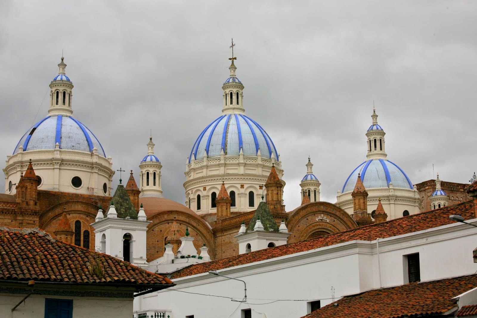 Las cúpulas de la Catedral Nueva de Cuenca, Ecuador